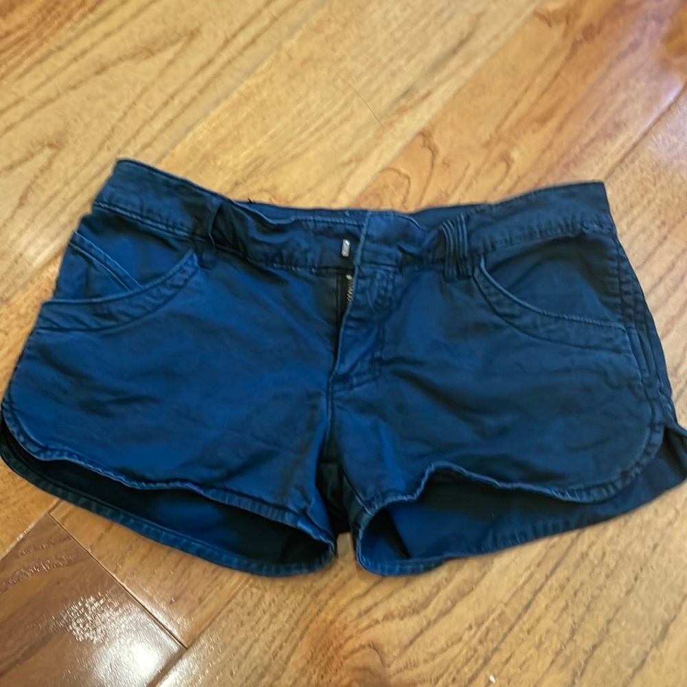 Roxy.size1